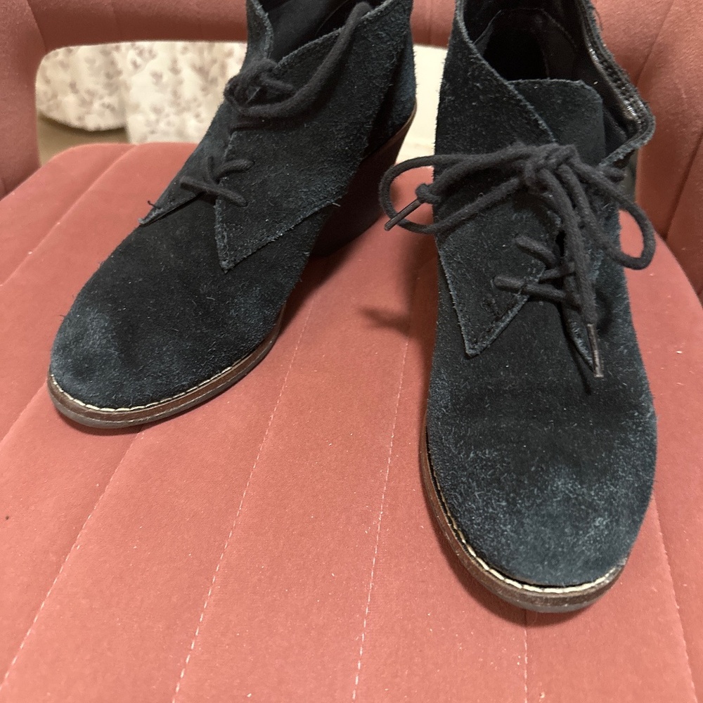 Leather boots - black.  Size 8.5 M